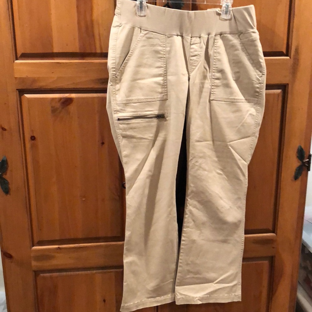 Maternity 👣 Pants